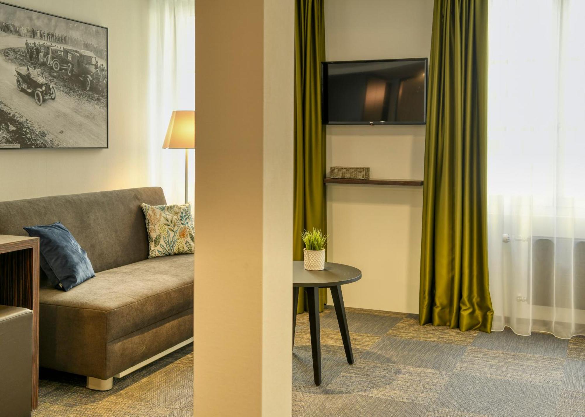 Boutique Hotel Reiser Altdorf Εξωτερικό φωτογραφία